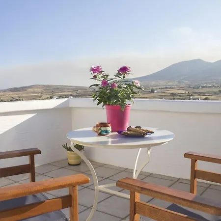 Lovely & Traditional House In Paros شقة